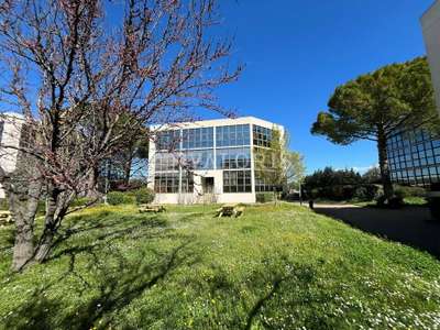 Bureaux 72m² R+2 à vendre ZI des Milles à Aix