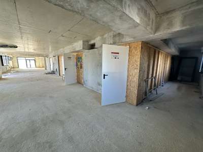 Local professionnel neuf 347m² à vendre à Angers