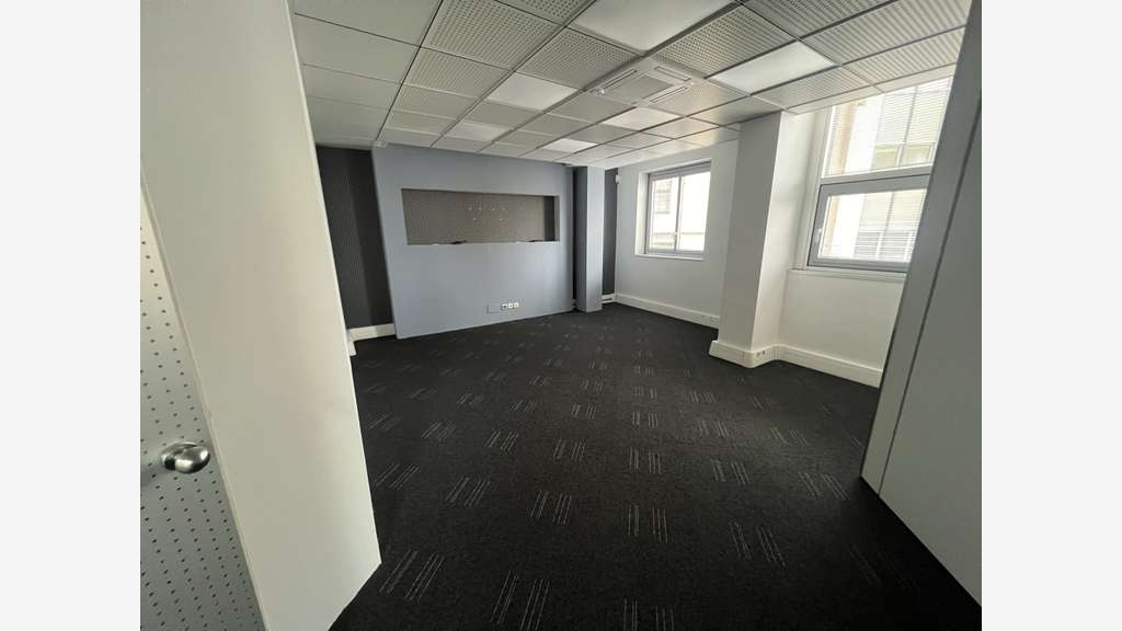 Vente bureaux de 183m² centre Angers proche gare