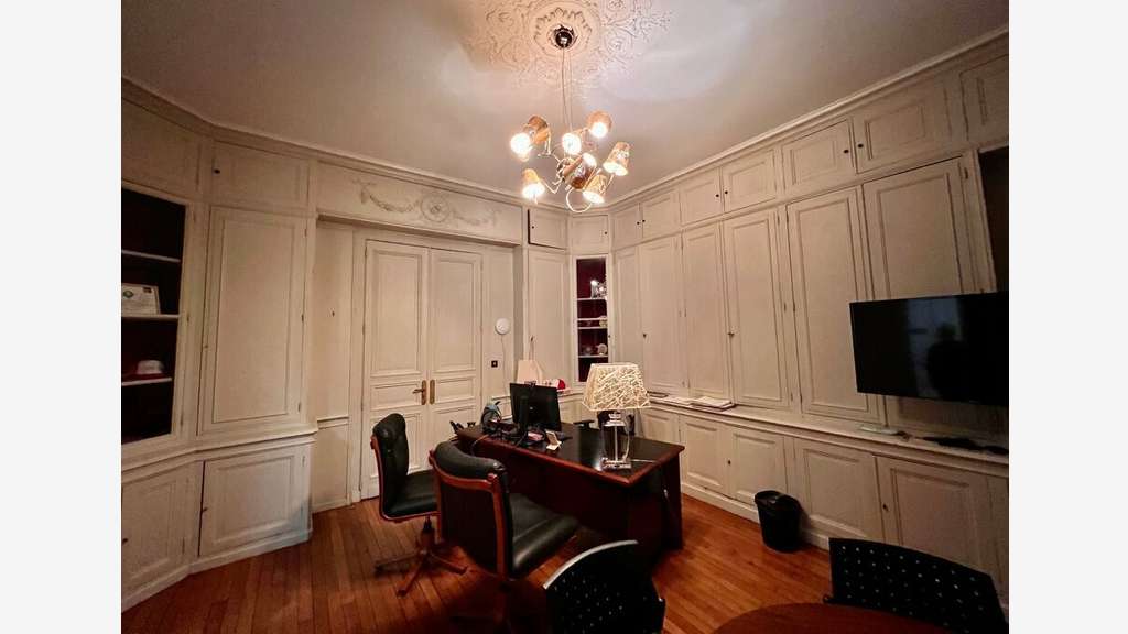Ensemble tertiaire à vendre axe majeur Angoulême