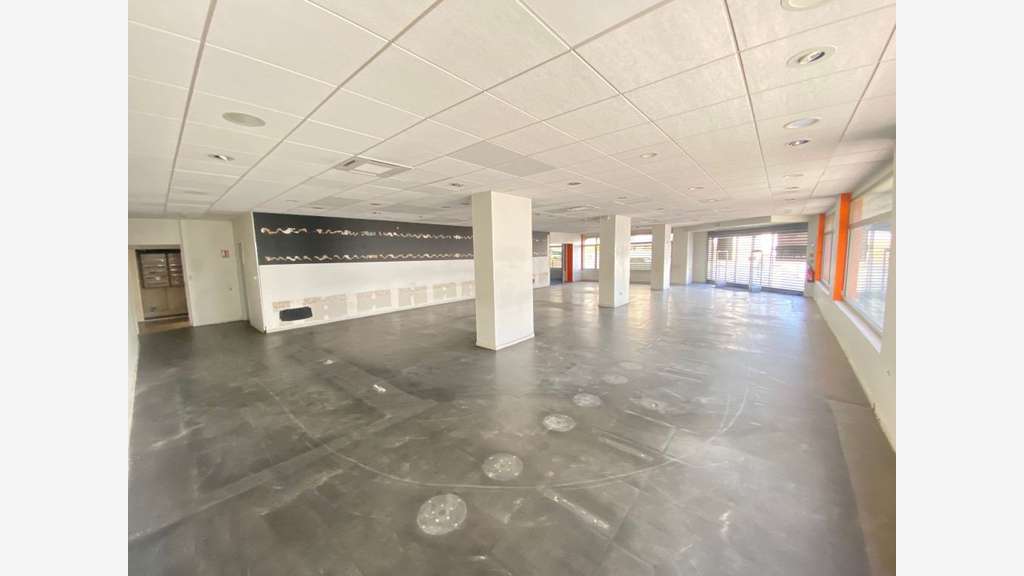AV murs commerciaux 380m² excellent empl Annemasse