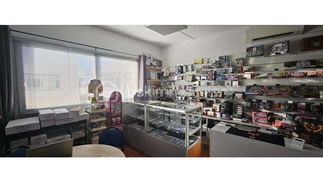 Vente murs pros de 46m² au 2 ème étage à Antibes