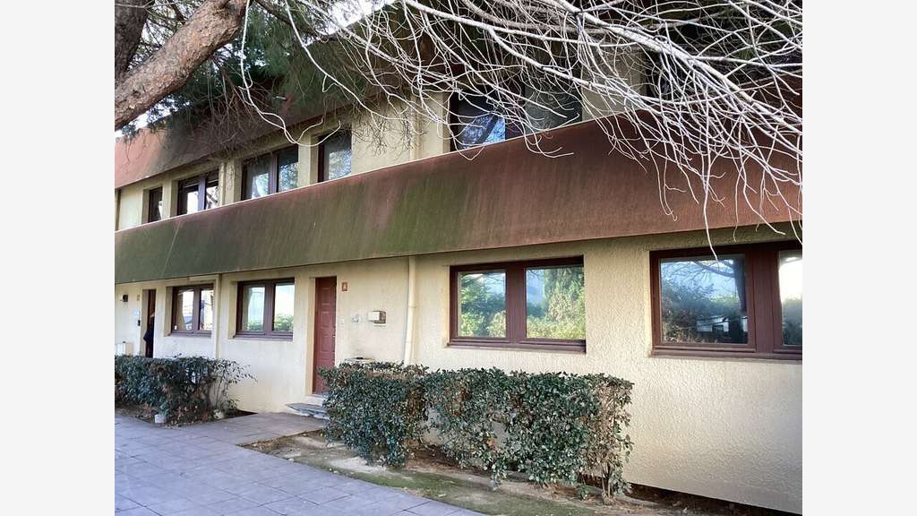 Plateforme de bureaux 200m² à vendre à Arles N113