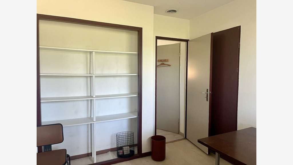 Plateforme de bureaux 200m² à vendre à Arles N113