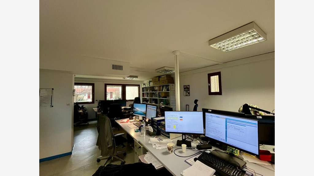 Bureaux de 200m² à vendre à Arles