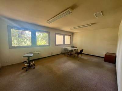 Bureaux de 200m² à vendre à Arles