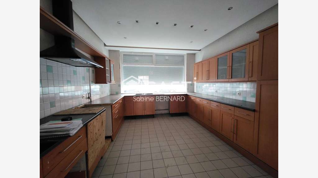 Vente bureaux de 310m² sur 3 niveaux à Armentières