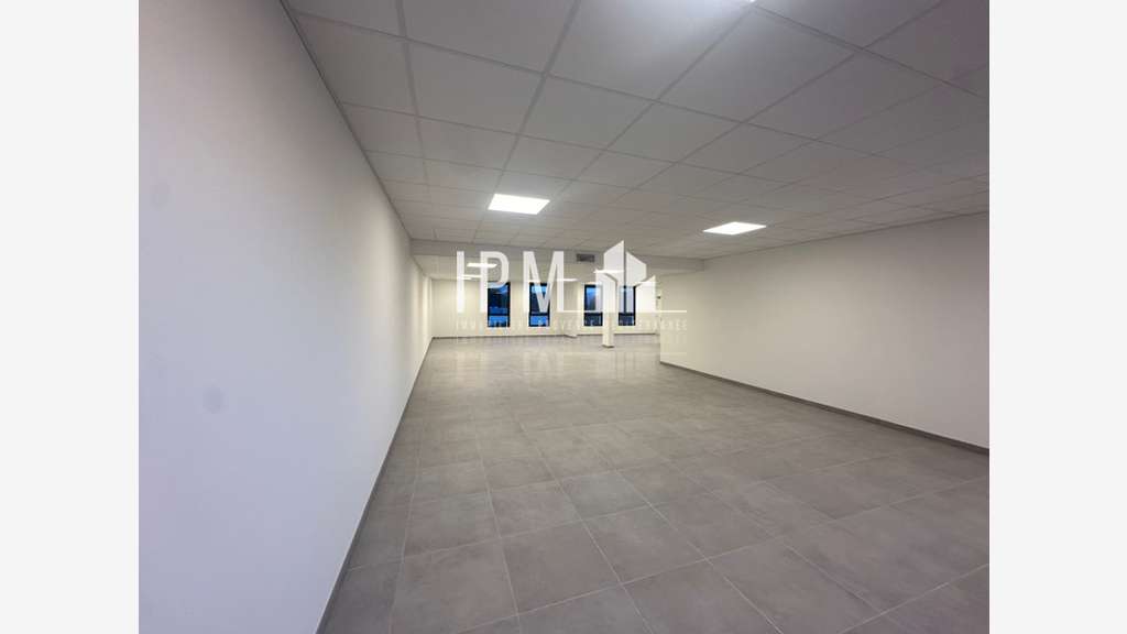 AV bureaux 301m² divisible  ZA Napollon à Aubagne