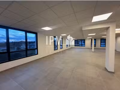 AV bureaux 301m² divisible  ZA Napollon à Aubagne