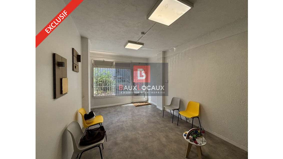A vendre local commercial 68m² empl N°1 Avignon