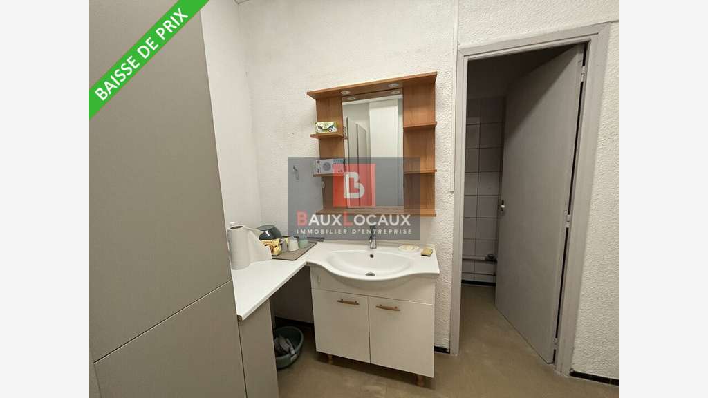 A vendre local commercial 68m² empl N°1 Avignon