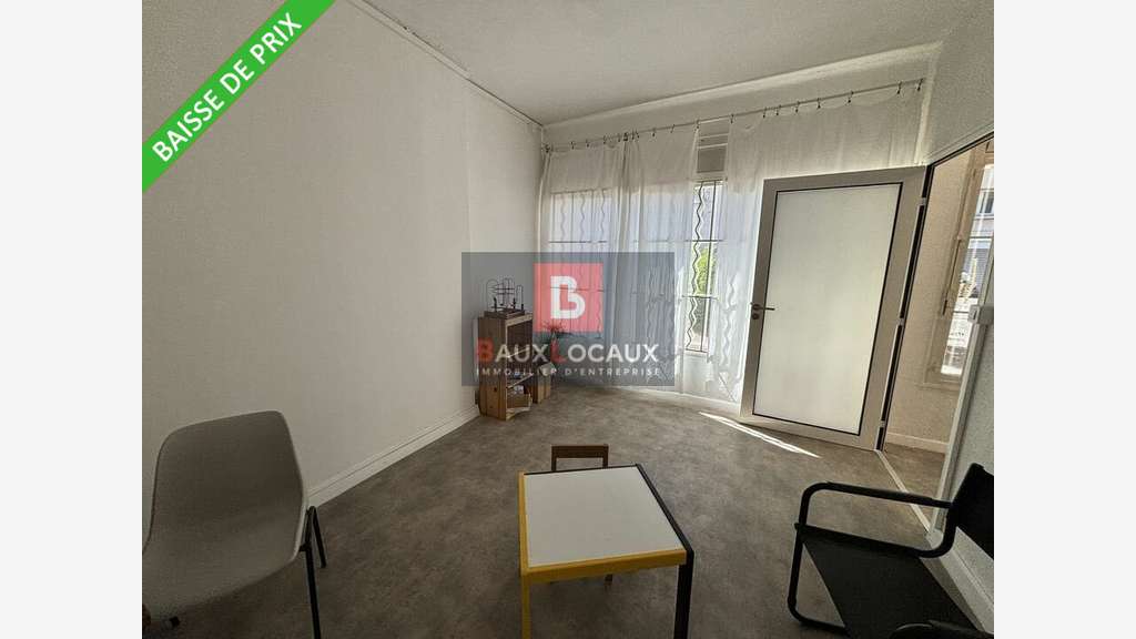 A vendre local commercial 68m² empl N°1 Avignon