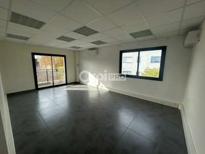 Bureau de 132m² à vendre en RDC à Avignon