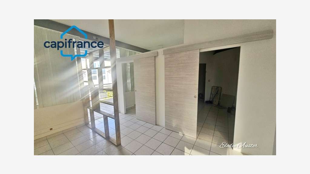 Vente local professionnel 60m² en duplex à Jarry
