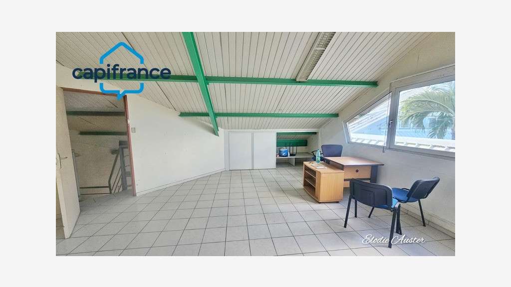 Vente local professionnel 60m² en duplex à Jarry