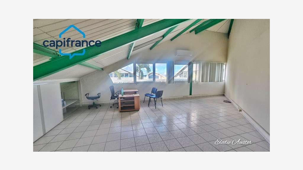 Vente local professionnel 60m² en duplex à Jarry