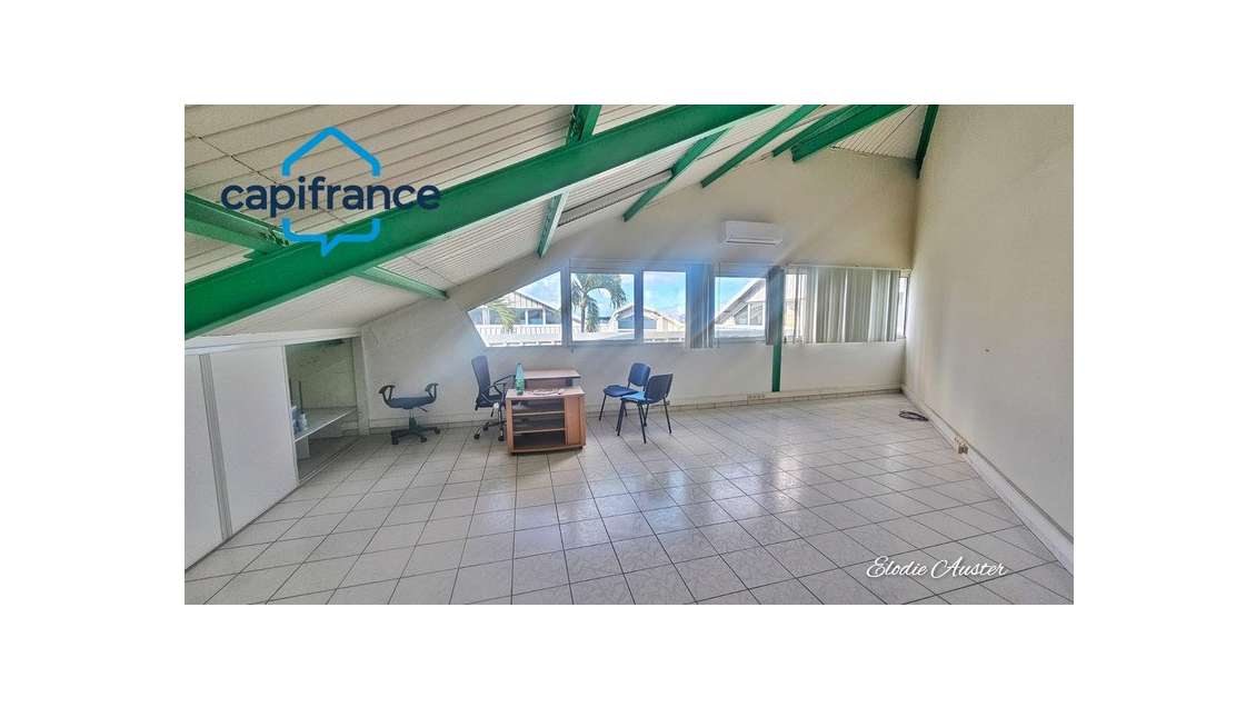 Vente local professionnel 60m² en duplex à Jarry