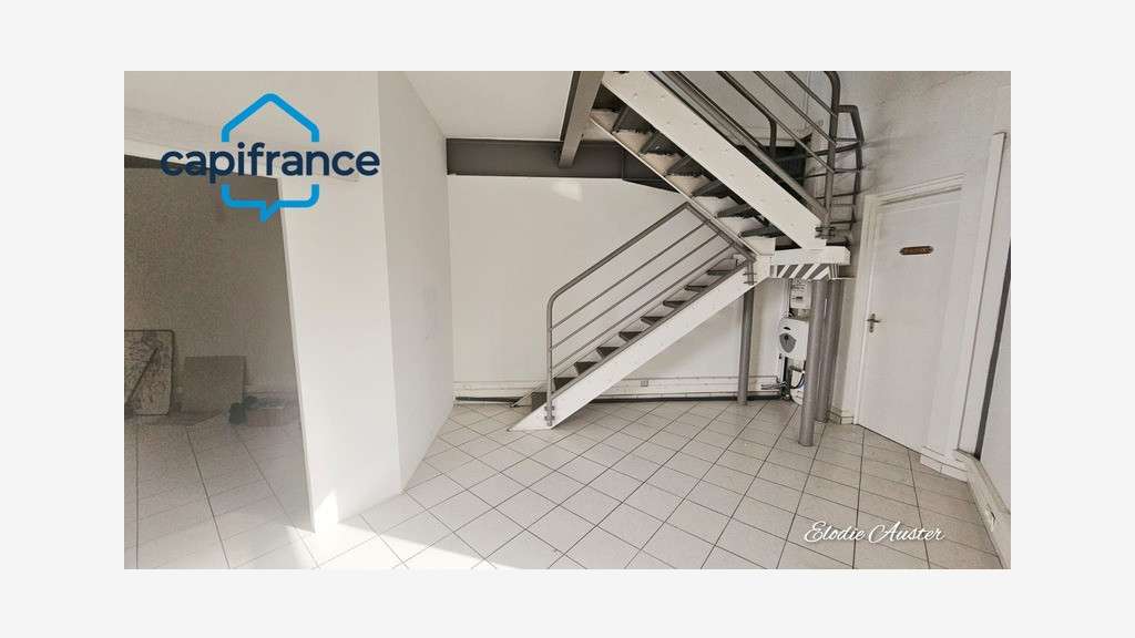 Vente local professionnel 60m² en duplex à Jarry