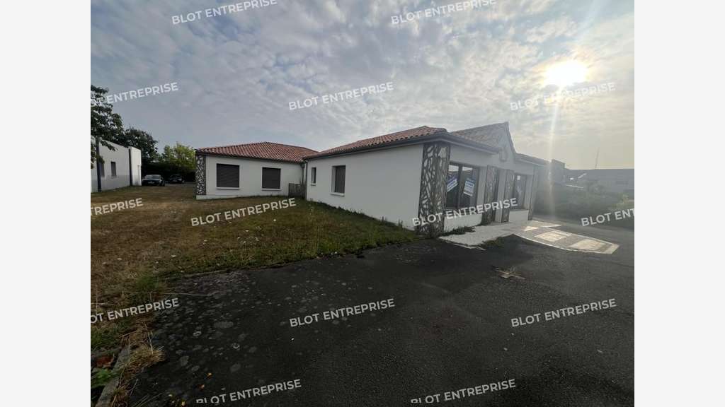 A vendre bureaux 405m² à Basse-Goulaine  