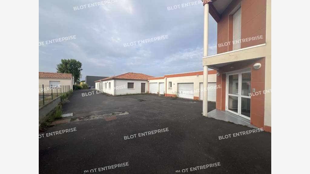 A vendre bureaux 405m² à Basse-Goulaine  