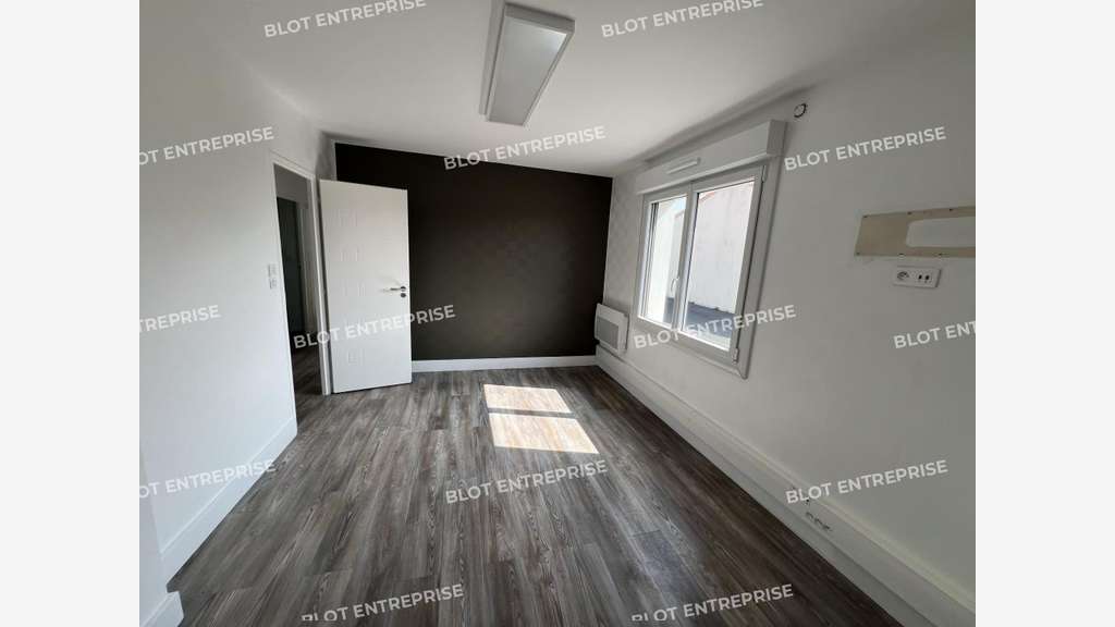 A vendre bureaux 405m² à Basse-Goulaine  