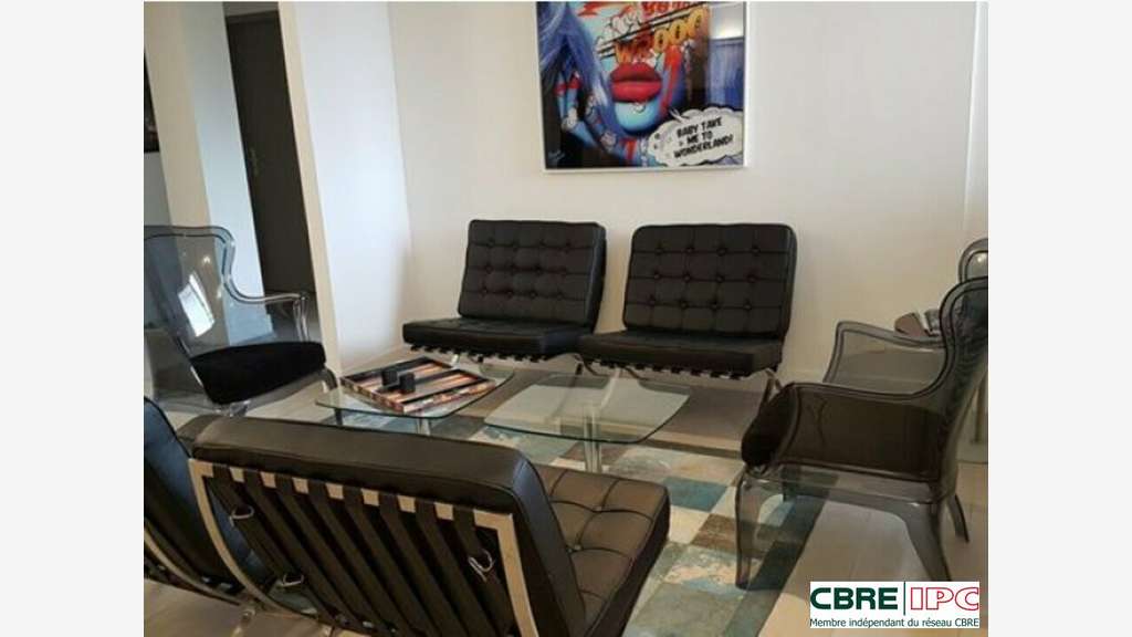 AV bureaux de 113m² vue dégagée à Bayonne Arènes 