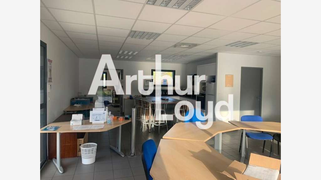 BELMONT-TRAMONET - BUREAU à vendre
