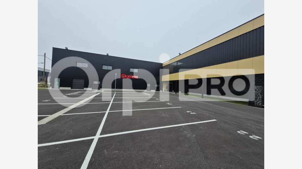 Bureaux à aménager 230m² à vendre à Bétheny