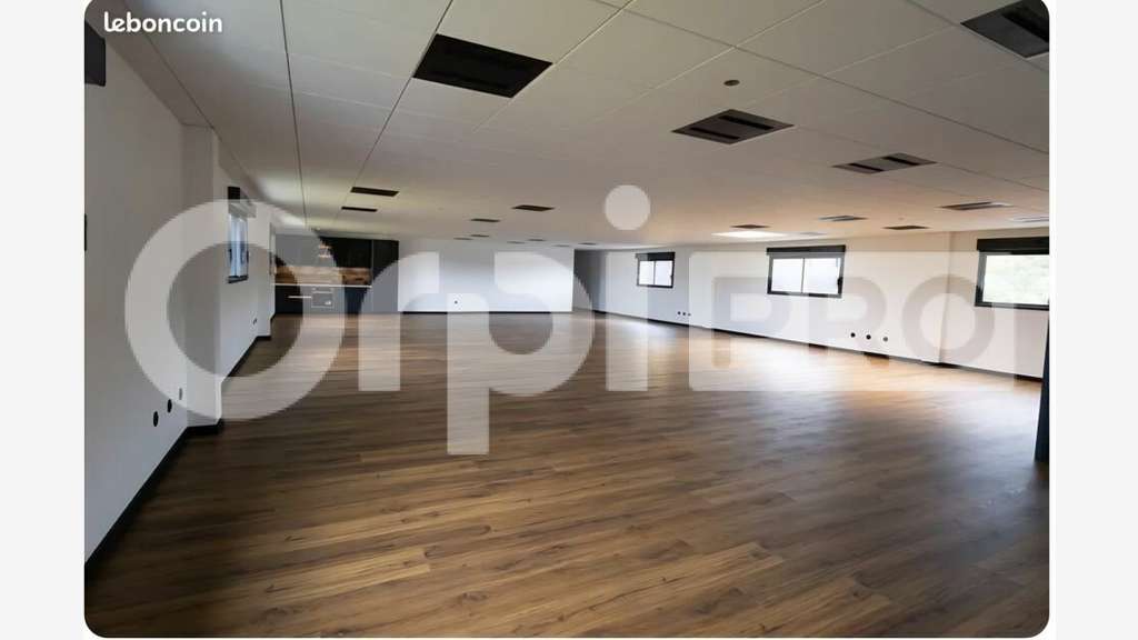 Bureaux à aménager 230m² à vendre à Bétheny