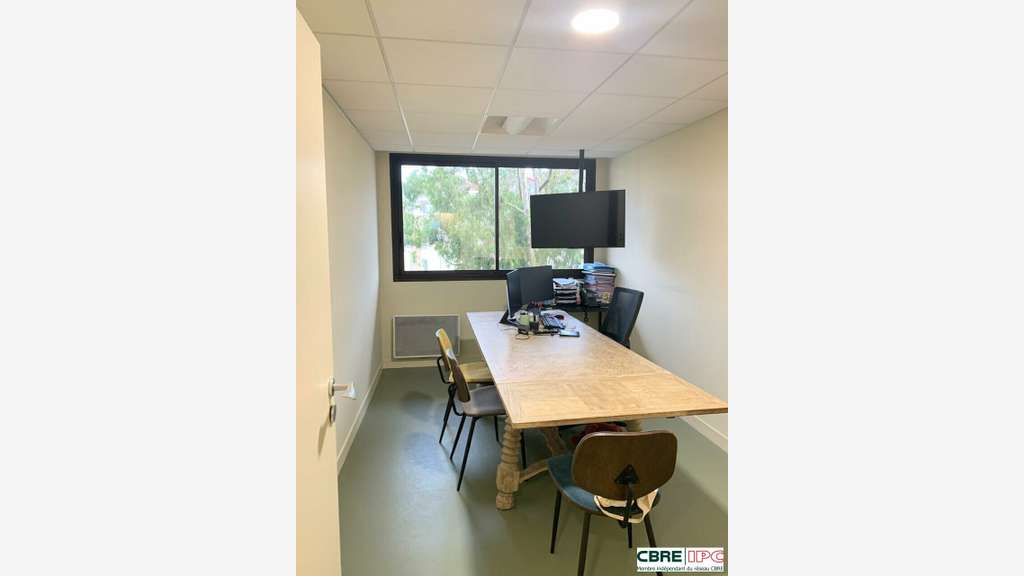 AV bureaux 177m² R+2 Biarritz centre Gare du Midi