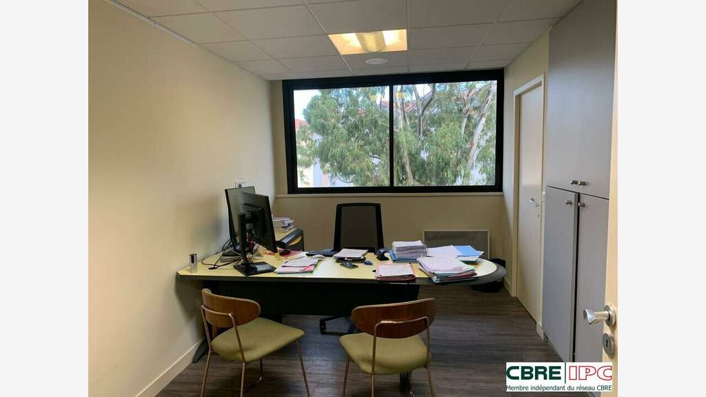 AV bureaux 177m² R+2 Biarritz centre Gare du Midi