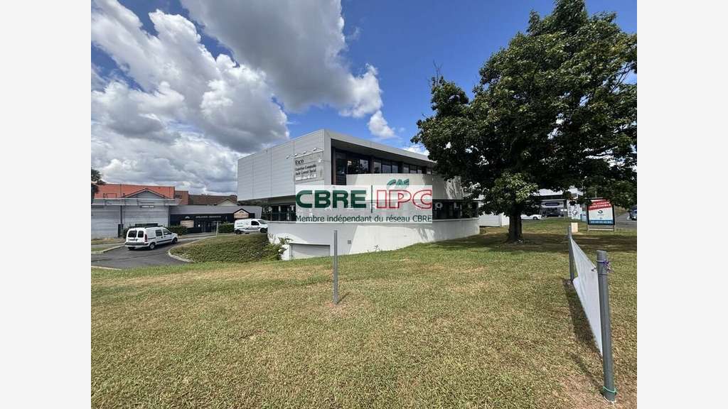 Vente bureaux de qualité 230m² R+1 à Billère