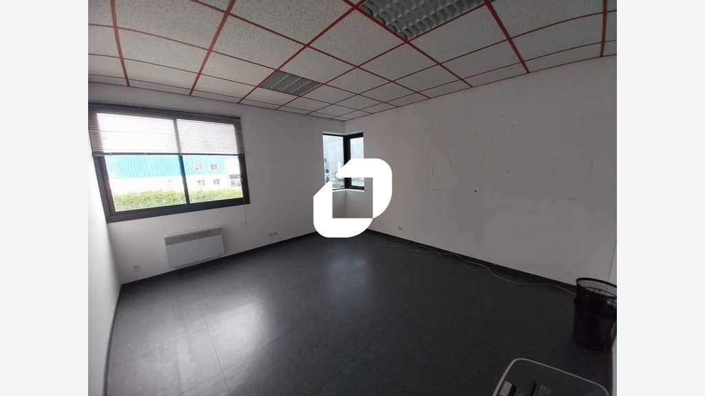Vente Bureaux 700m² Boissy l'aillerie