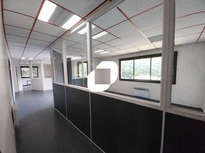 Vente Bureaux 700m² Boissy l'aillerie