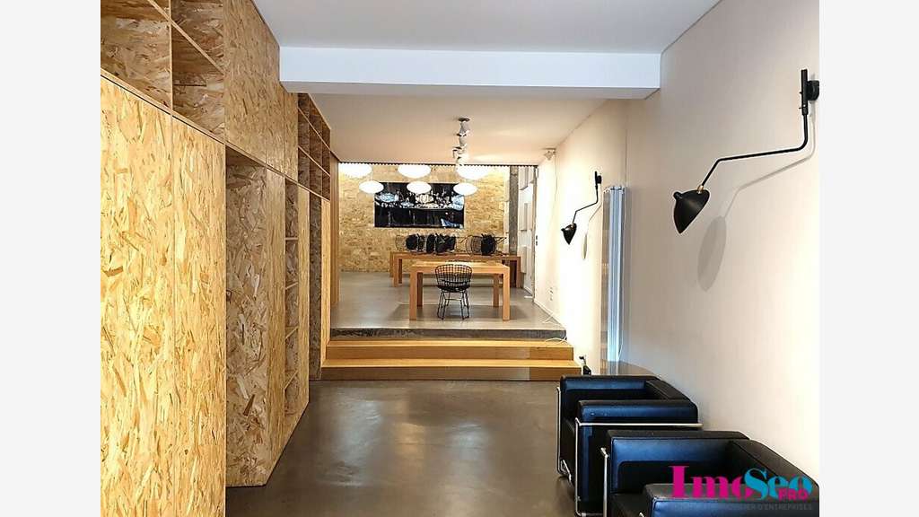 AV local commercial 100m² à Bordeaux Saint Michel