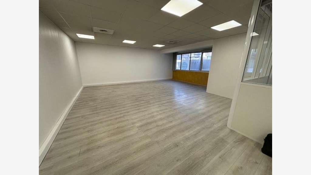 Vente bureau libre 70m² R+1 à Bordeaux