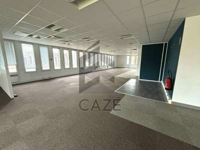 Bureaux de 774m² + parking à vendre à Bordeaux lac
