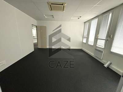 Bureaux de 774m² + parking à vendre à Bordeaux lac