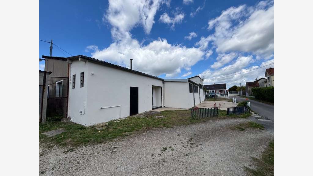 Local professionnel de 200m² à vendre Bourges (18)
