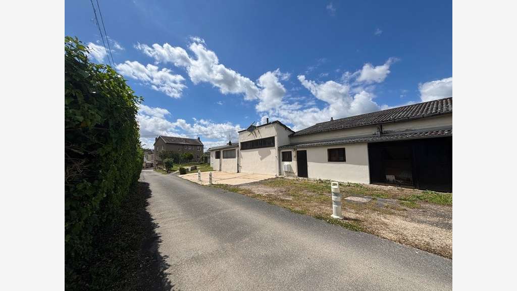 Local professionnel de 200m² à vendre Bourges (18)