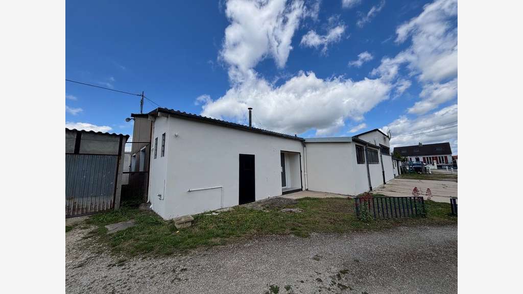 Local professionnel de 200m² à vendre Bourges (18)