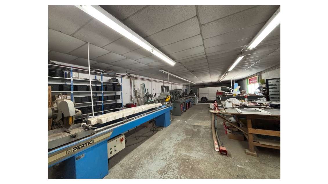 Local / Entrepôt / Atelier à vendre BOURGES (18)