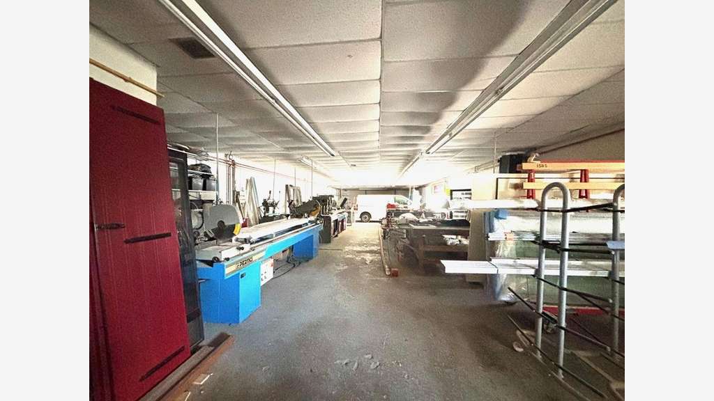 Local professionnel de 200m² à vendre Bourges (18)