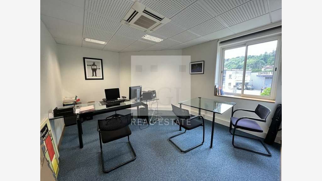 AV bureaux 368m² sur 2 niveaux à Bourgoin-Jallieu