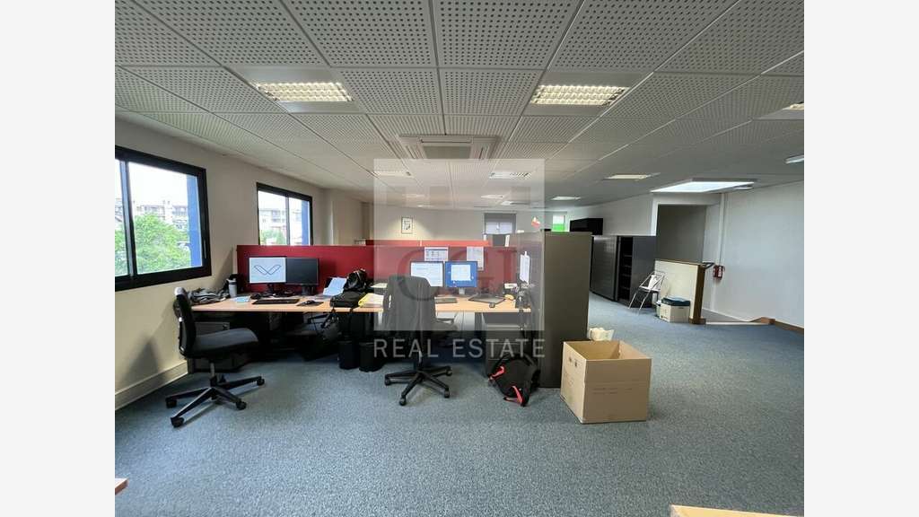 AV bureaux 368m² sur 2 niveaux à Bourgoin-Jallieu