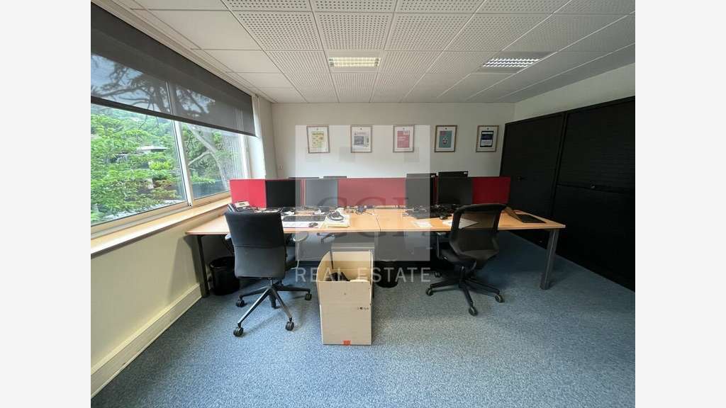 AV bureaux 368m² sur 2 niveaux à Bourgoin-Jallieu