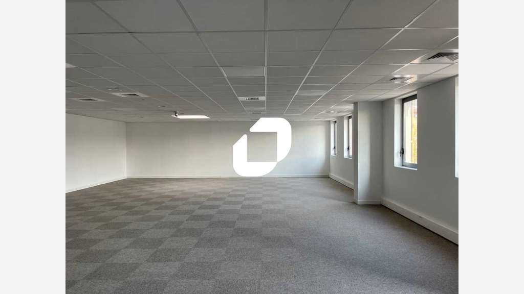Vente Bureaux 203m² Bouvines