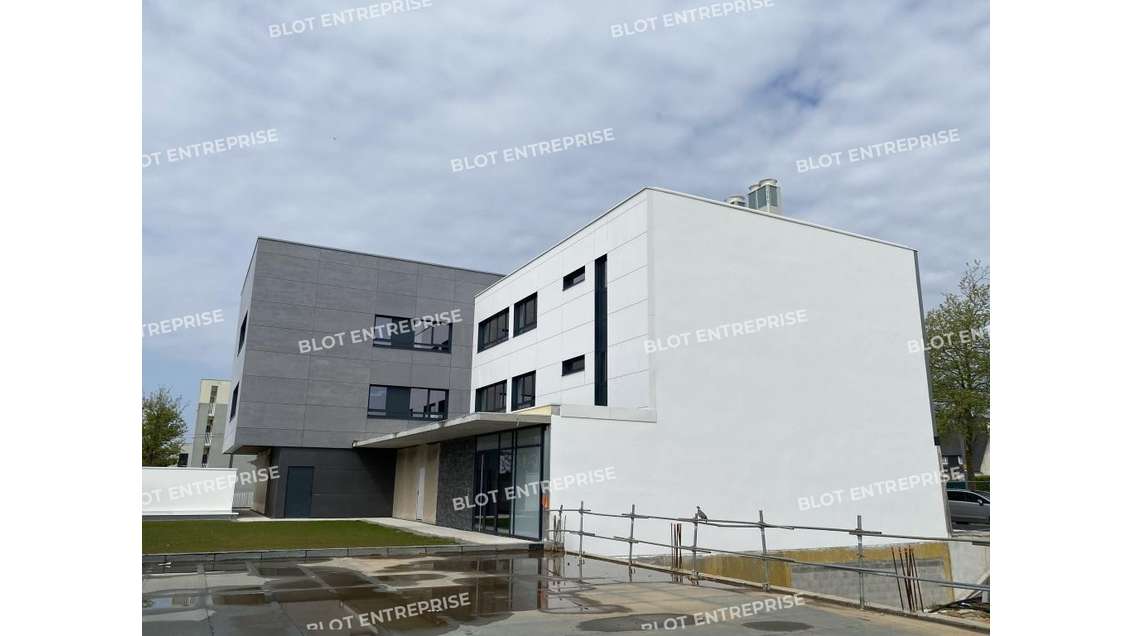 A vendre bureaux neufs 360m² R+1 à Brest
