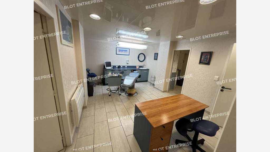 À vendre bureaux 93m² ERP empl 1bis à Brest