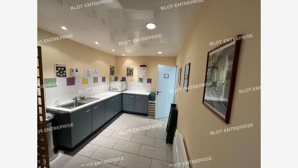 À vendre bureaux 93m² ERP empl 1bis à Brest
